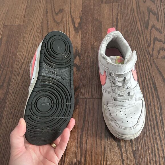 Bundle Under Armour and Nike Kids Shoes - Pink and White Size 1 - Picture 8 of 10